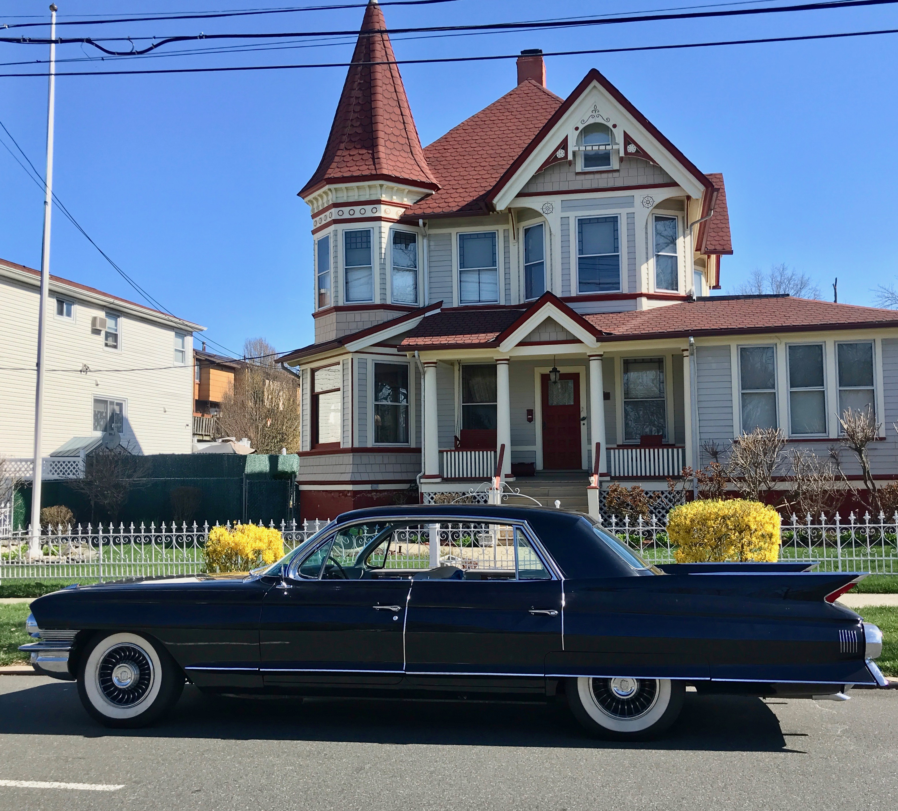 A Tuxcedo Black sedan fit for ant High Class shoot.